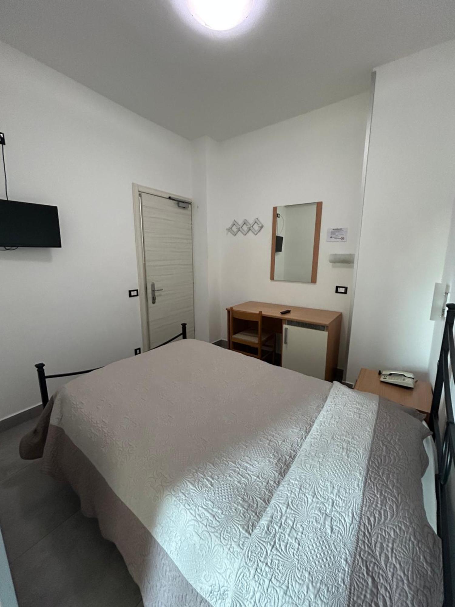 Hotel Marchina Брешия Экстерьер фото